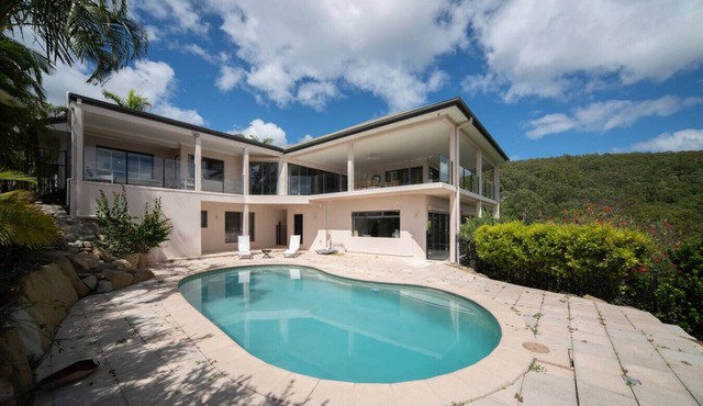 Luxury 6BR Hinterland Retreat w/Pool &Scenic View