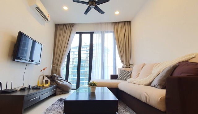 Luxury Apartment with direct link-bridge to LRT