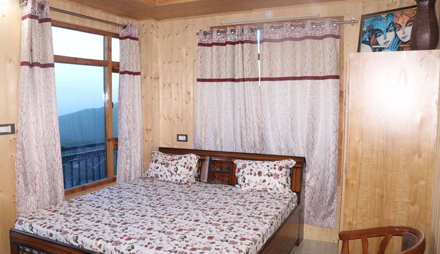Madhav Palace Homestay farmhouse in charming Fagu perfect for relaxing getaway