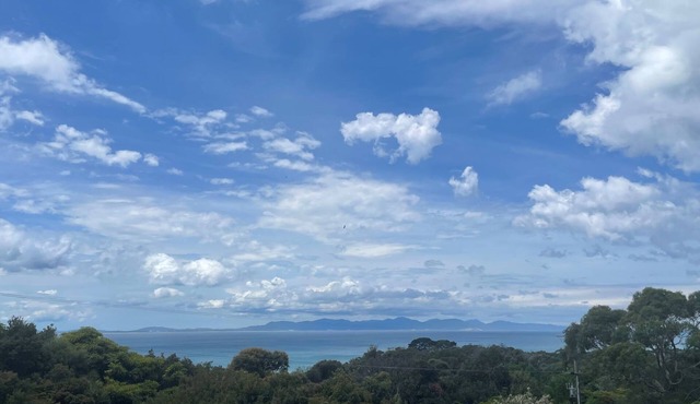 Magic Beach House - Sensational Views in WALKERVILLE SOUTH