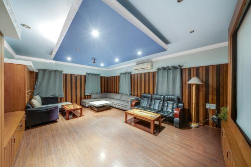 Magnum Opus 5BHK Spacez Villa w/Private Theatre