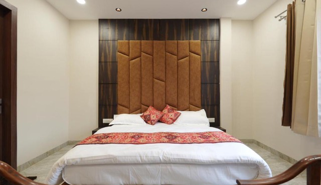 Majestic Stay Inn