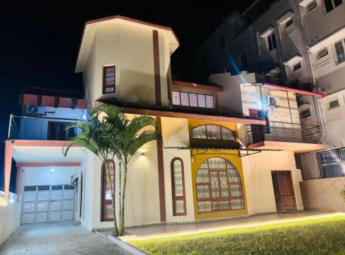 Majestic Villa, 5 Bedroom AC in Mysore