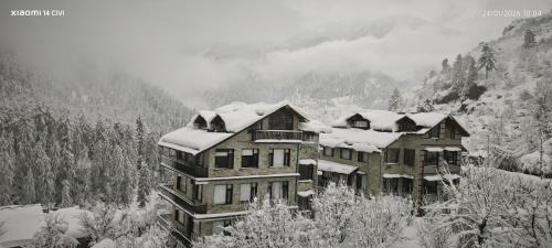 Manali Se - Your Home in the Pines