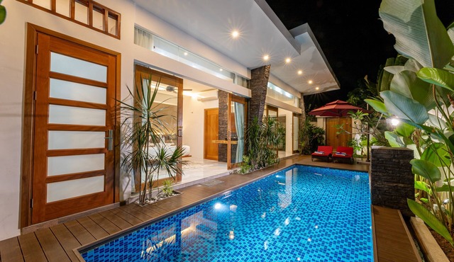 Maneh Villa