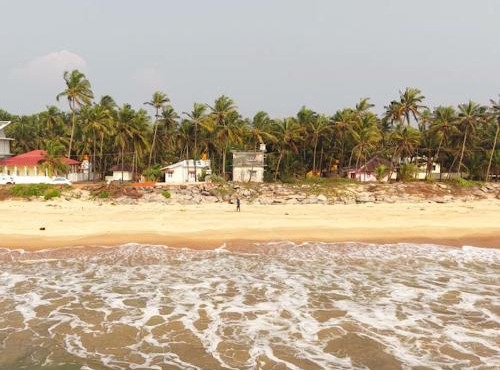 Mannath lands end Beach house