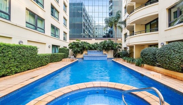 Mantra Parramatta Studio with Pool Access
