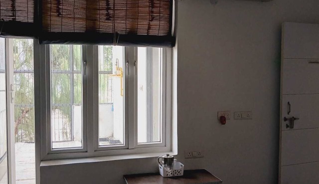 Metro Connected Single Room with Park View