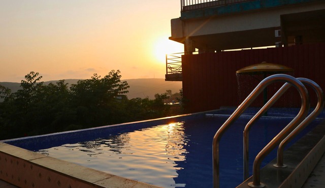 Melody 24 East Resort