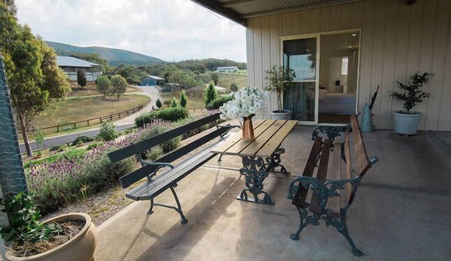 Midgee Cottage - quiet romantic getaway