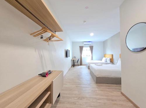 Miilehill Hotel By Maco at JB Town Center