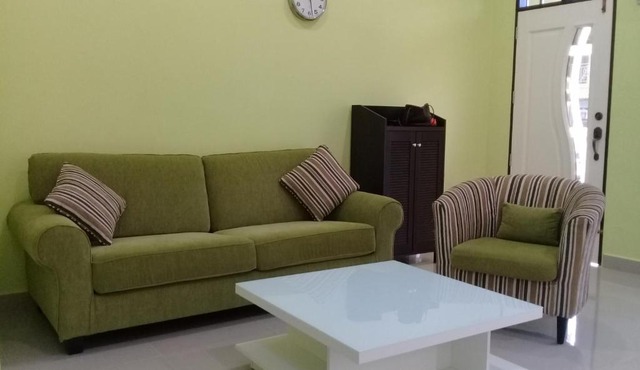 Mirza Homestay Marang