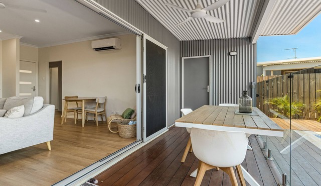 Modern 2BR, 2 BR Villa with Pool in Cable Beach