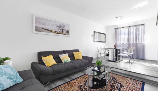 Modern 3BR Home Free parking Patio Workspace