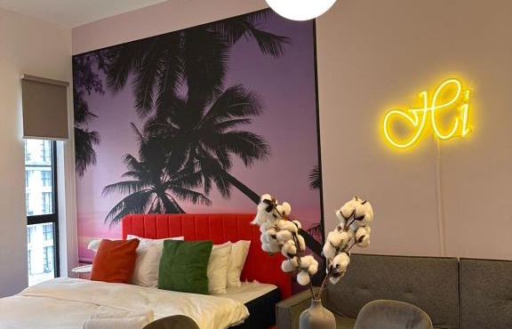Modern Artsy Suite with Love