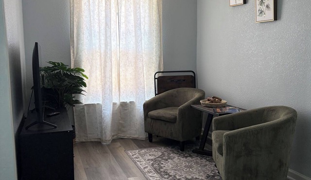 Modern & Cozy Studio Near Airport, Downtown & Pearl in San Antonio