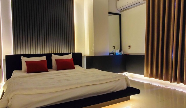 Modern Luxe Studio Apt. in Uttara, Near Airport