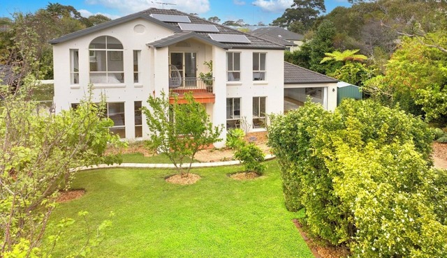 Modern spacious 5-bedroom home in Northern Beaches