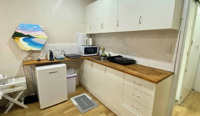 Modern Studio Room Retreat with a reverse Aircon