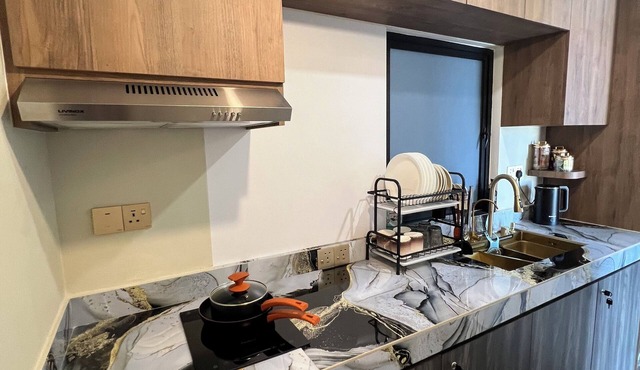 Modern Two Bedroom Ipoh City Apartment with Pool, Gym and Free Parking