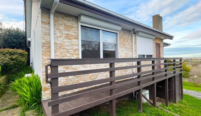 Morwell Pet friendly 3 BRMS Rental home Free Parking Wifi in Morwell