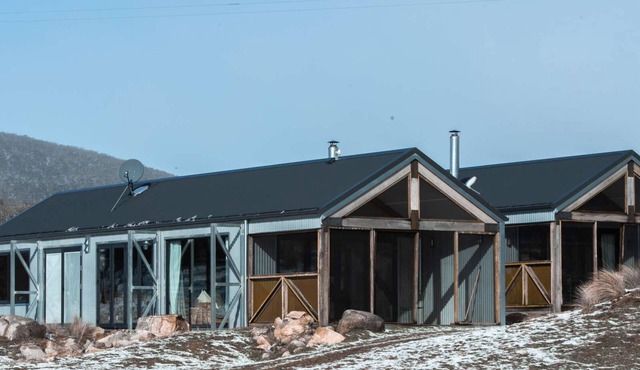 + MOUNTAIN LUXURY + Pets Welcome + SECLUSION +