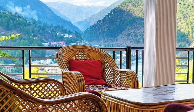 Mountain View Hotel The Shrigangalok