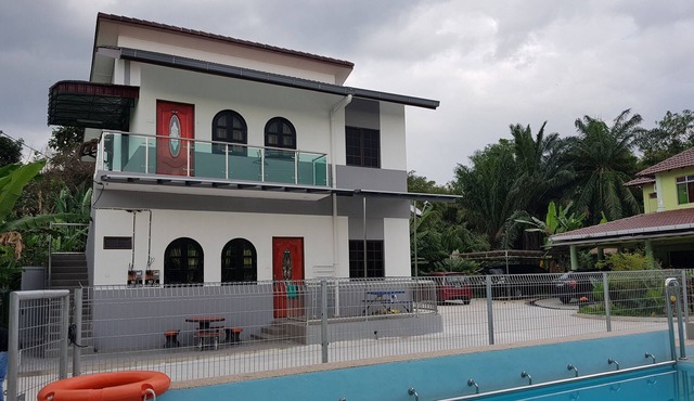MRI Homestay Sg Buloh - 3 Bed/2 Bath GF