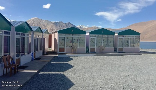 Namtso Wooden Cottage