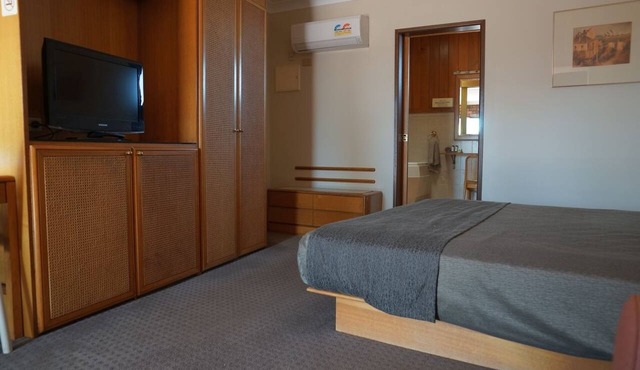 Nandewar Motor Inn