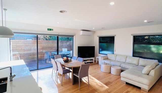 Natural, quiet, central home for your easy & comfortable trip to Frankston. in Frankston