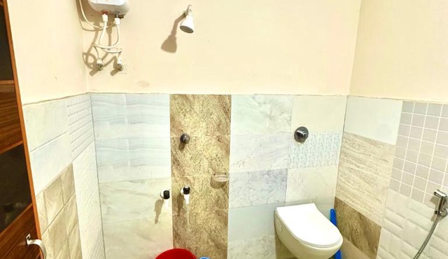 Ndm Homestay 2BHK Ac unit Kitchen & Bathroom