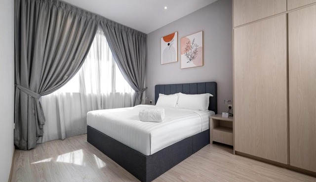 near queensbay mall & pantai hospital 1bedroom 2pax