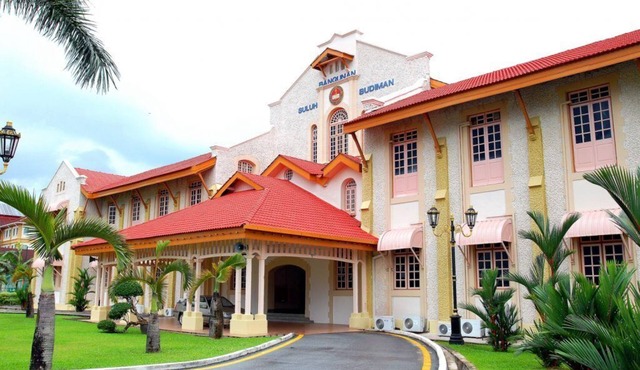 Near to Upsi, Proton City, Politeknik Sultan Azlan Shah, Mc Donald