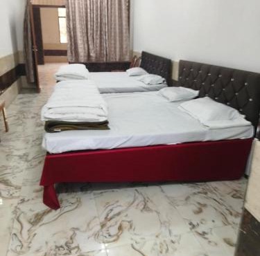 Nearest Khumbmela Hotel For Family