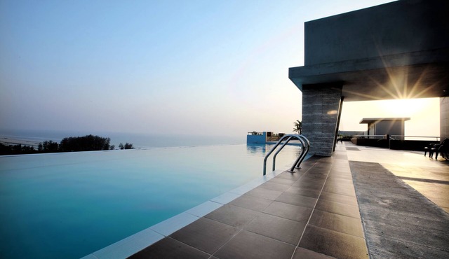 Neeshorgo Hotel And Resort Ltd