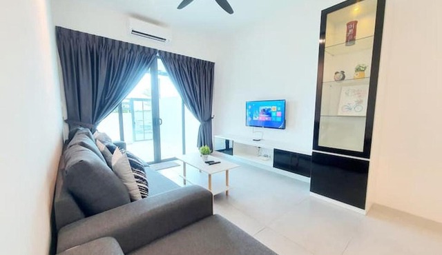 (new)MODERN COZY 3 ROOM SUITE 8pax@meritus perai
