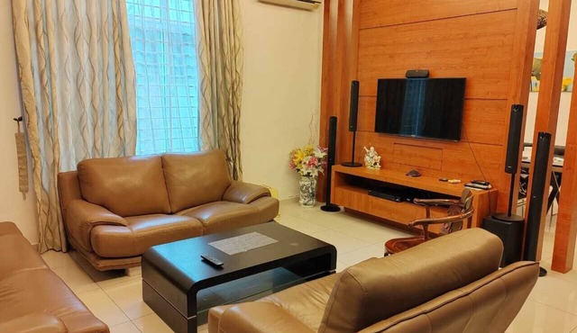Nice semi D house at Tangkak
