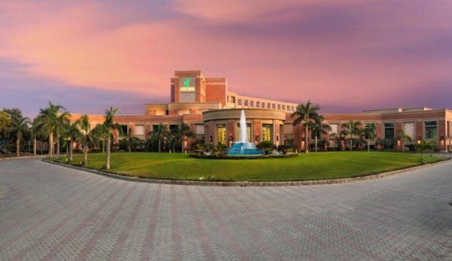 NIRVANA Luxury Hotel l Ludhiana