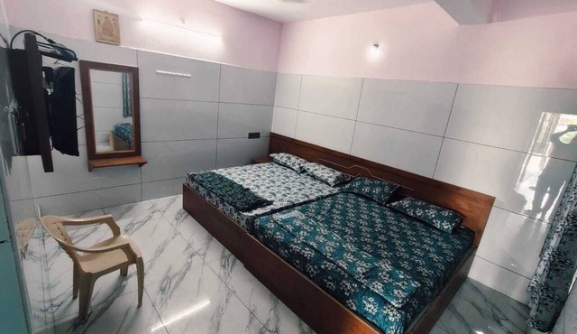 NNP Holidays Stays