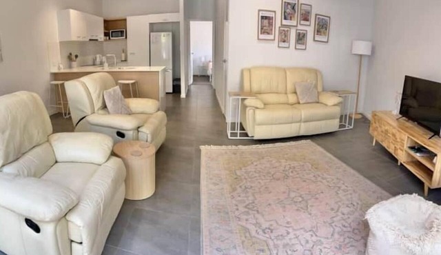 No stairs, no problem! Ground floor spacious apartment in Manly