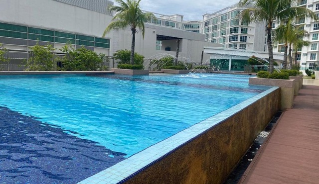 Oasis Citta Mall Pool Parking Netflix Airport Subang