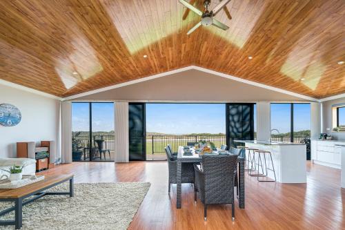 Ocean Moore - Uninterrupted Ocean Views in Guilderton