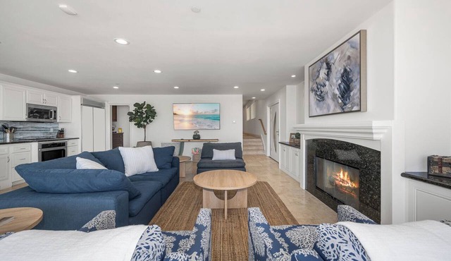 Oceanfront on Boardwalk with AC and Espresso Bar in Long Beach