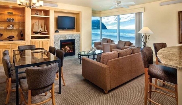 Oceanfront Penthouse Condo, Worldmark Seaside Resort; Nights 5, 6 & 7 only 50 in Seaside