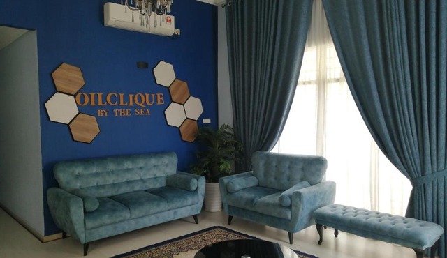 Oilclique By The Sea Guesthouse