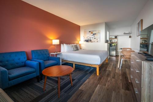 Okanagan Lakefront Resort in Penticton