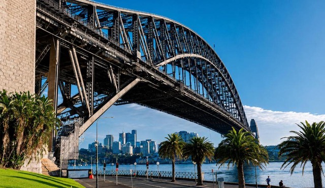 Opera House Retreat - Opera House & Bridge View