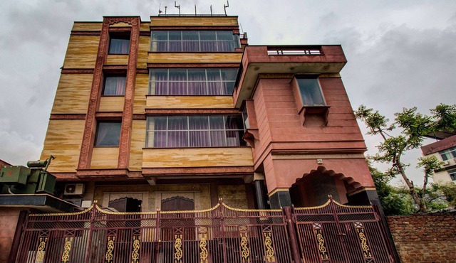 OYO 12849 Hotel Grand Akshay
