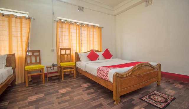 OYO 15721 Simrat Hotel